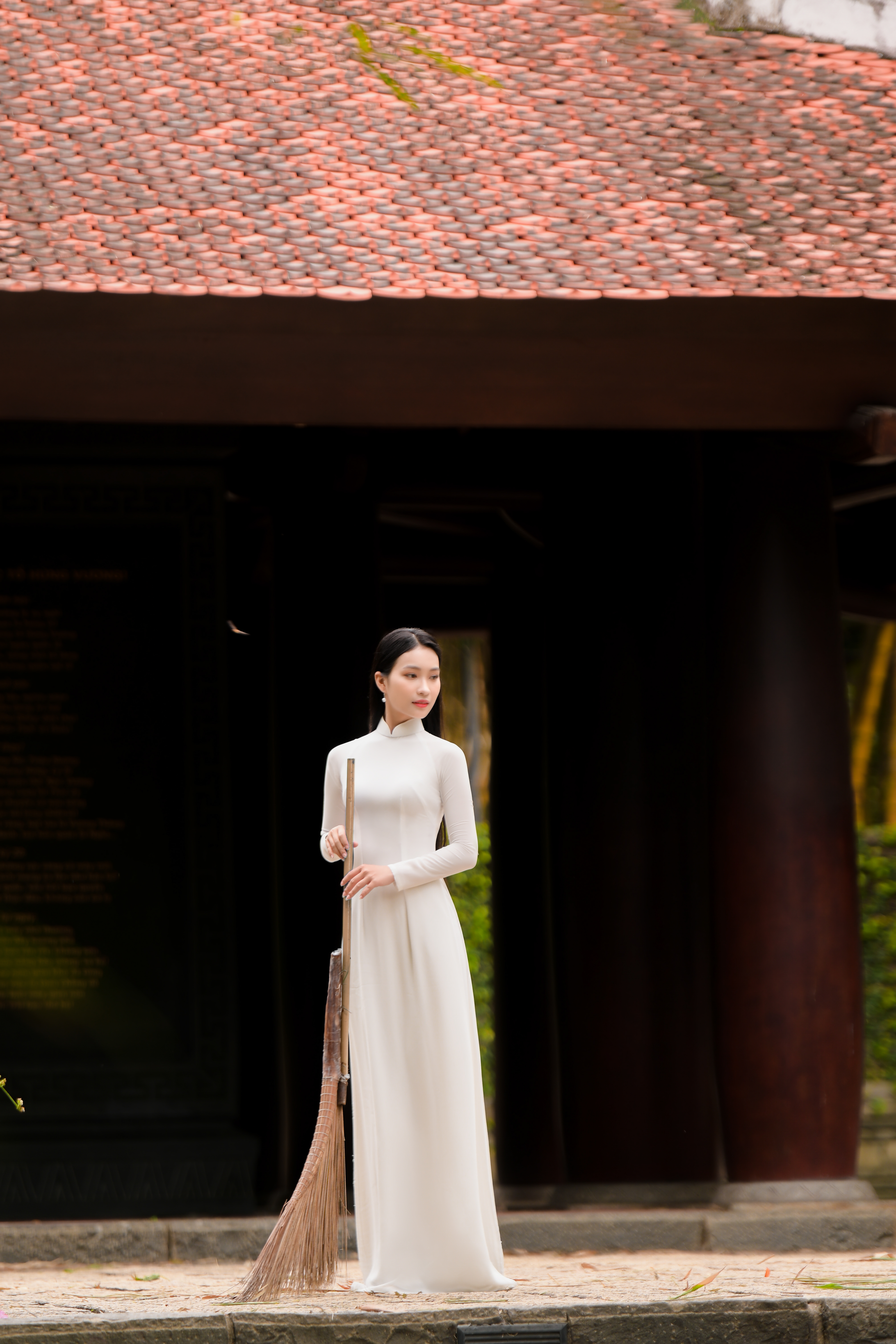 Đền Hùng và áo dài là hai trong những biểu tượng đẹp đẽ nhất của Việt Nam.